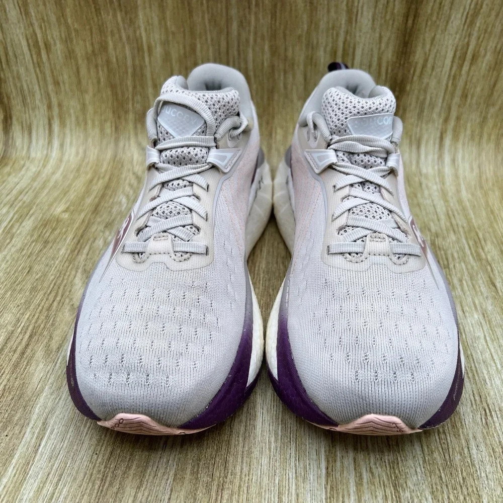 Saucony Triumph 22 Women's Size 8.5 Mauve Purple Running Shoes S10964-240